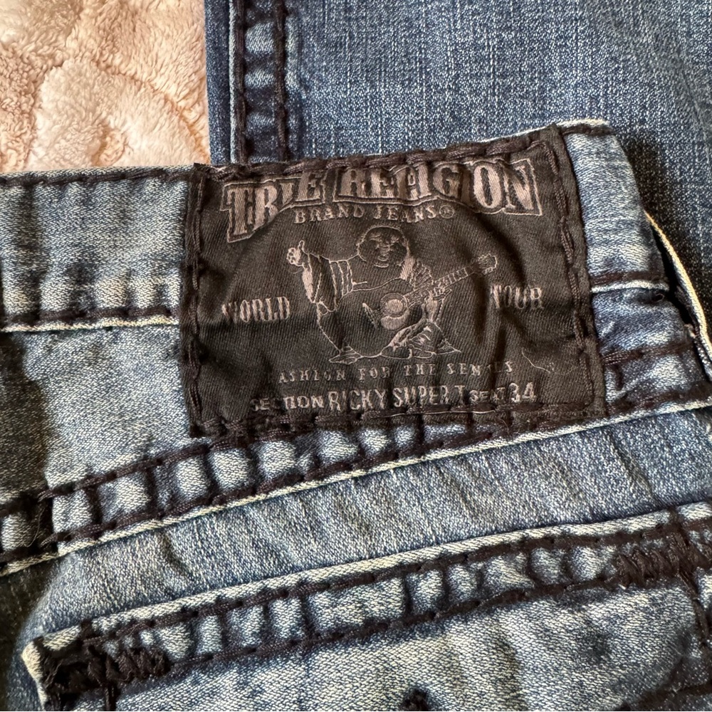 True Religion 2000’s medium wash straight legs men’s jeans size 32 - Picture 3 of 11